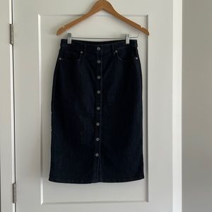 Banana Republic Dark denim skirt with buttons down the front (size 2)